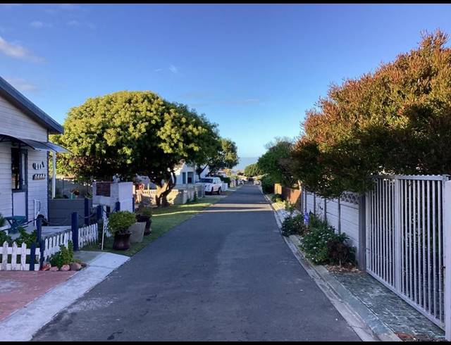 1 BEDROOM HOUSE FOR SALE IN PEARLY BEACH